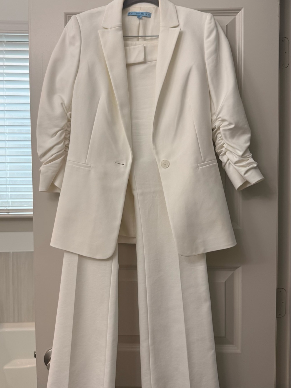ANTONIO MELANI Cream Single-Button Blazer with Ruched Sleeves and pants set